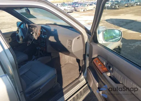 1999 Infiniti Qx4 Luxury z USA, uszkodzony, nr VIN JNRAR07Y9XW070125